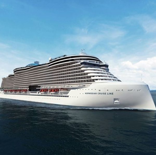 Norwegian Cruise Line Leonardo